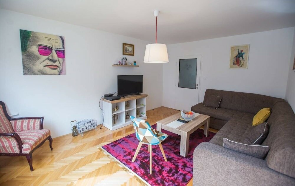 Фото Grbavica Apartment