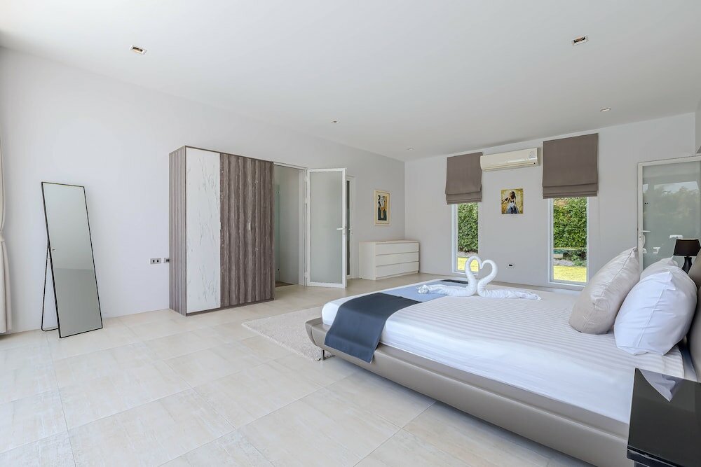 Фото Luxury Modern 4 Br Pool Villa - Ph111