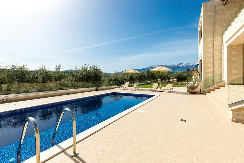 Фото Rodi Luxury Stone Villa