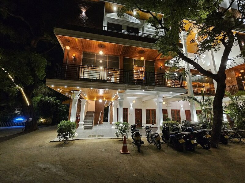 Гостиница J Hotel в Джафне