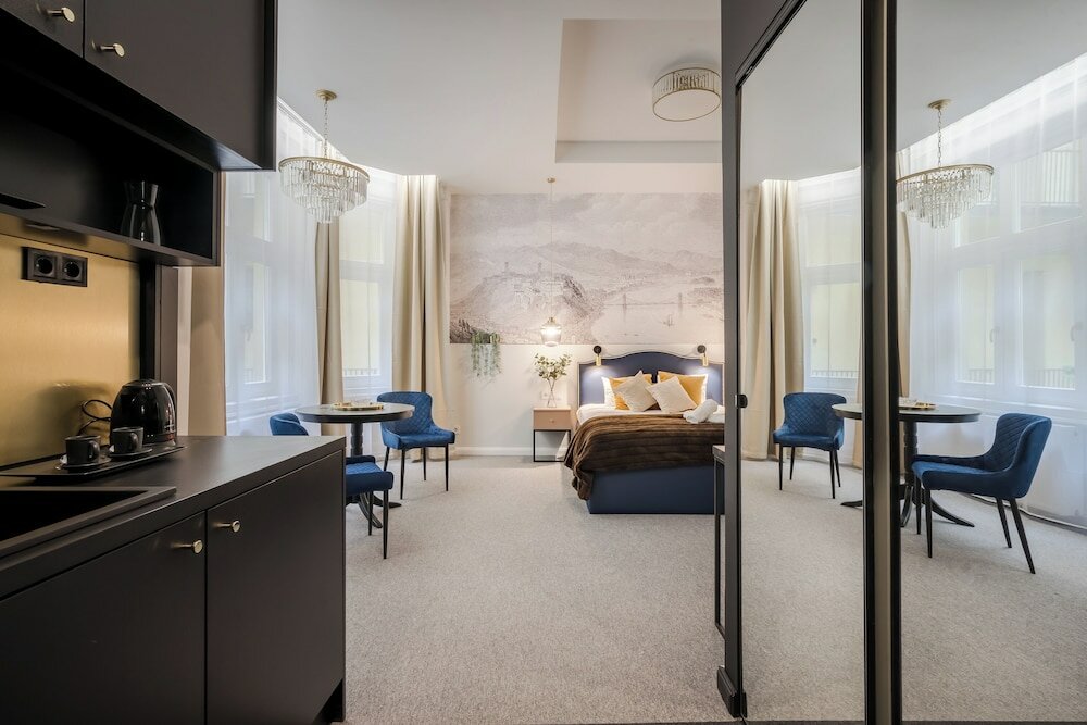 Фото Astoria Boutique Suites by BQA