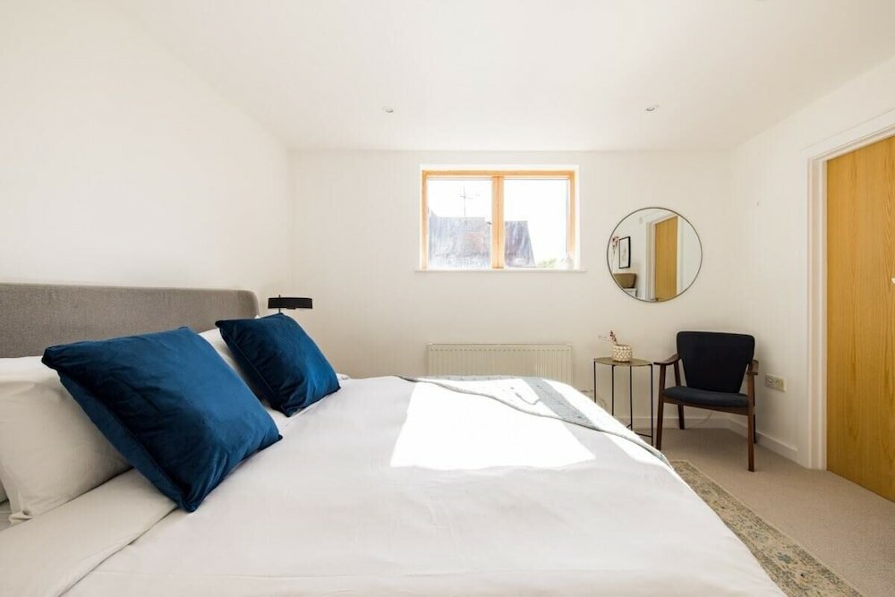 Фото The London Loft - Glamorous 2bdr Flat With Parking