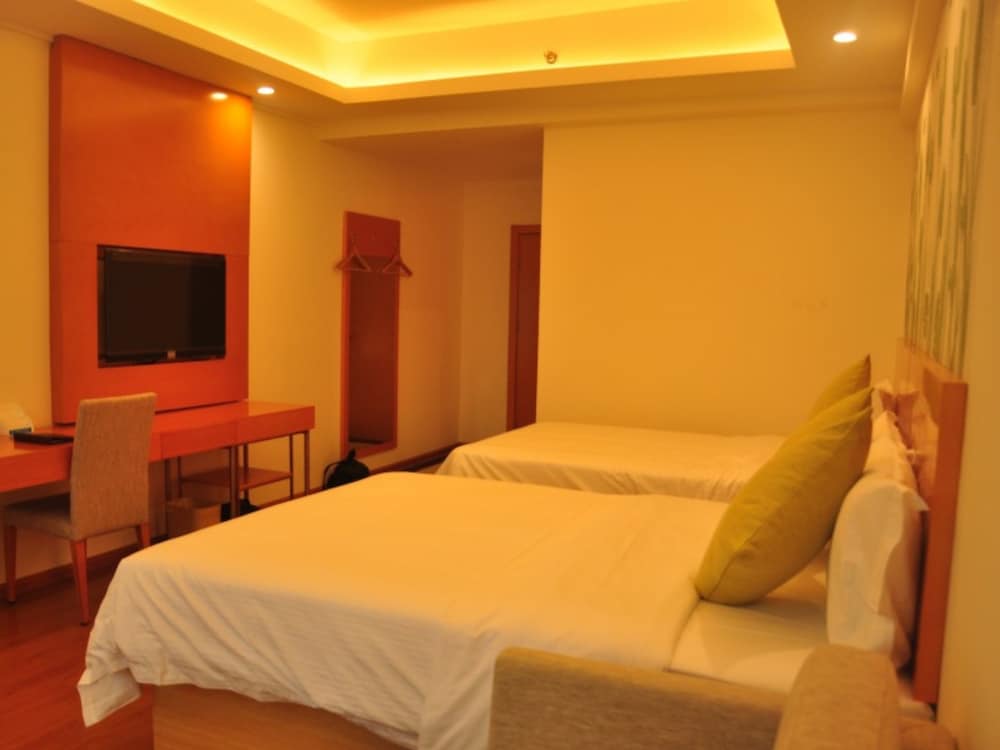 Фото GreenTree Alliance Sanya Jiyang District Yalongwan Road Hotel