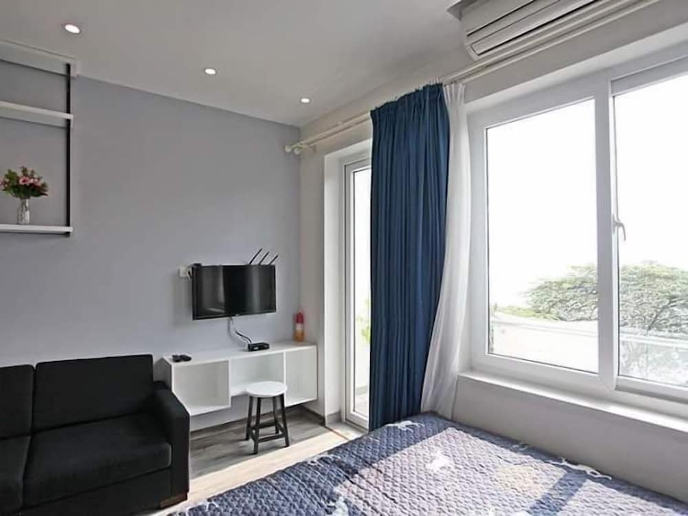 Фото Hanoi Home 2 - Lake view Apartment