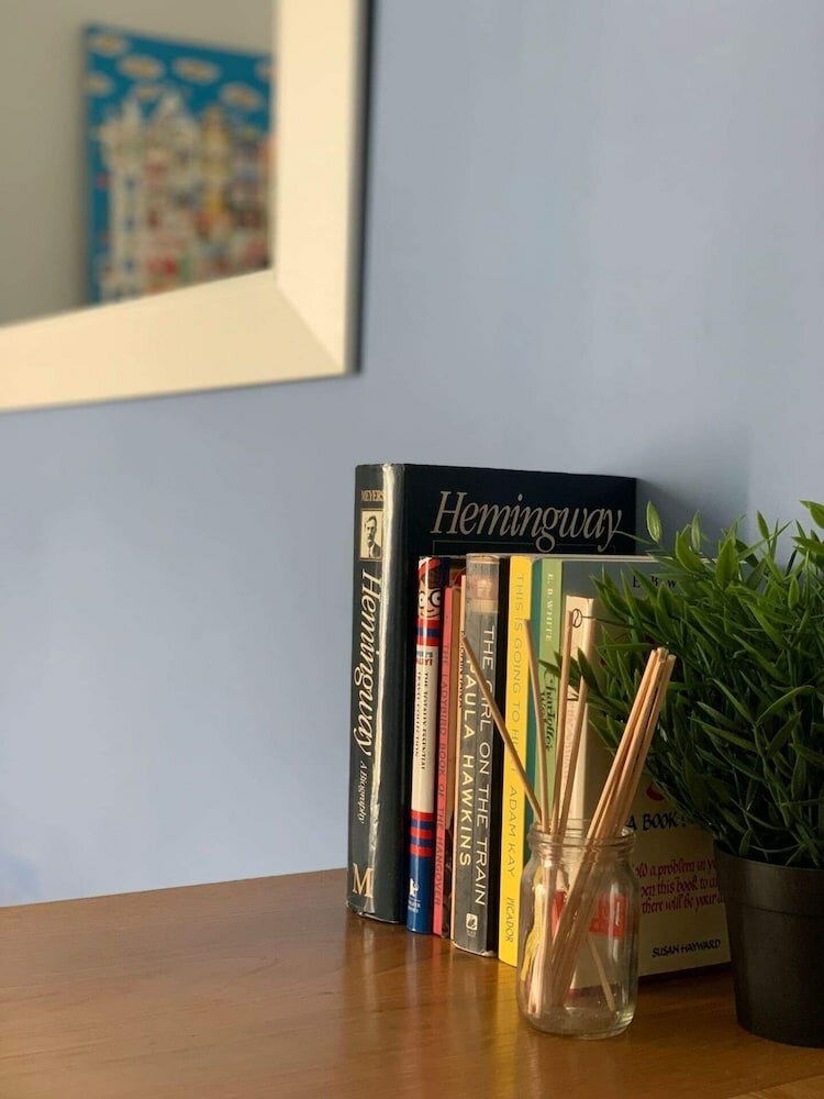 Фото Stylish 2 Bedroom Apartment