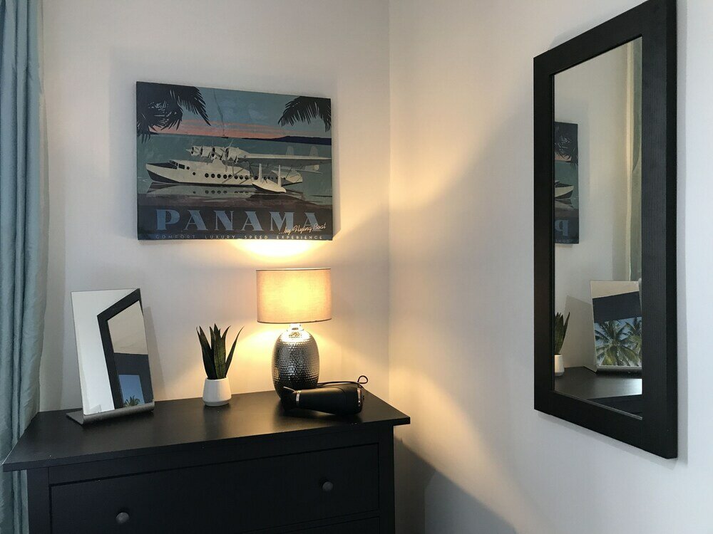 Фото Bright Spacious 3-bed With Office & Patio, Preston