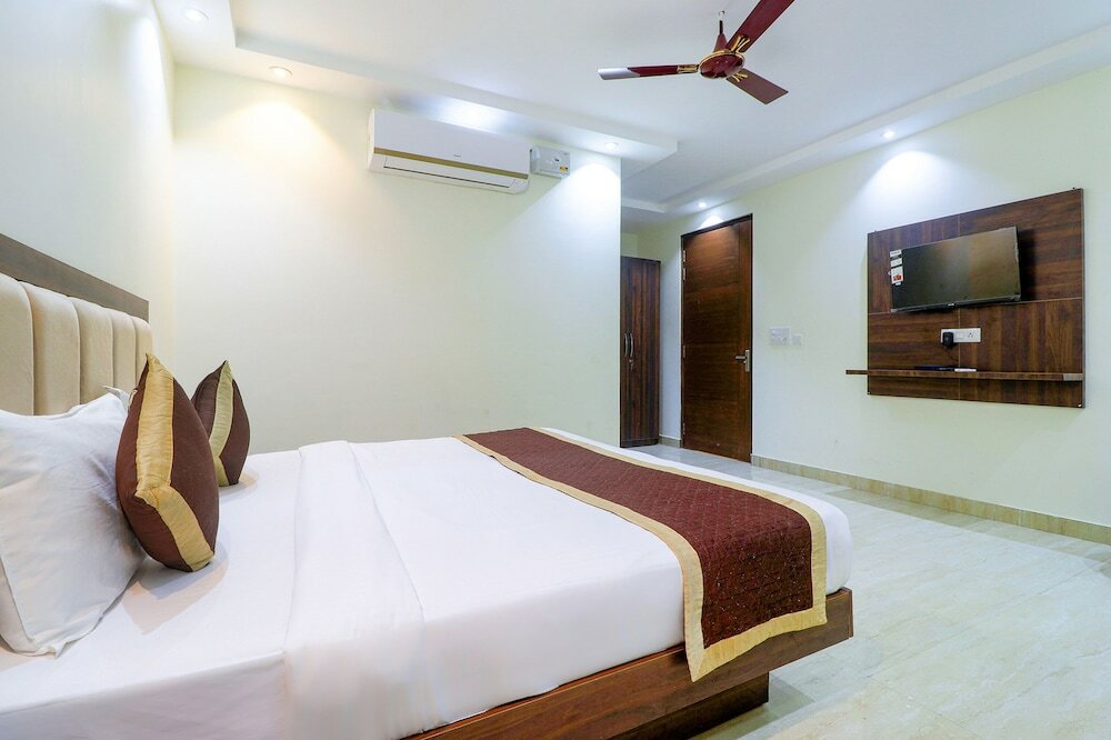 Фото Fabhotel The Premium Suits