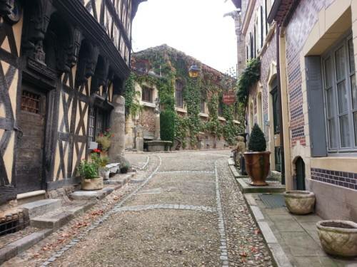 Гостиница La Tourelle du Beffroi в Мулене