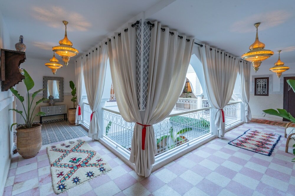 Фото Zwen Zwen Boutique Hotel Rooftop & SPA