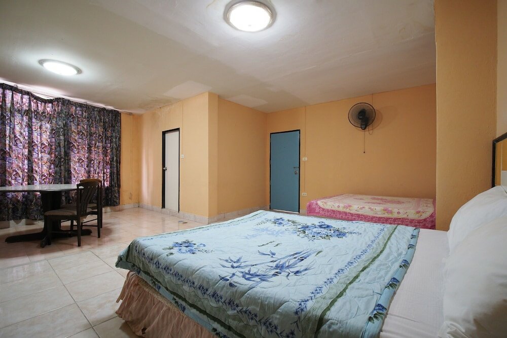 Фото Oyo 1004 Naklua Mansion