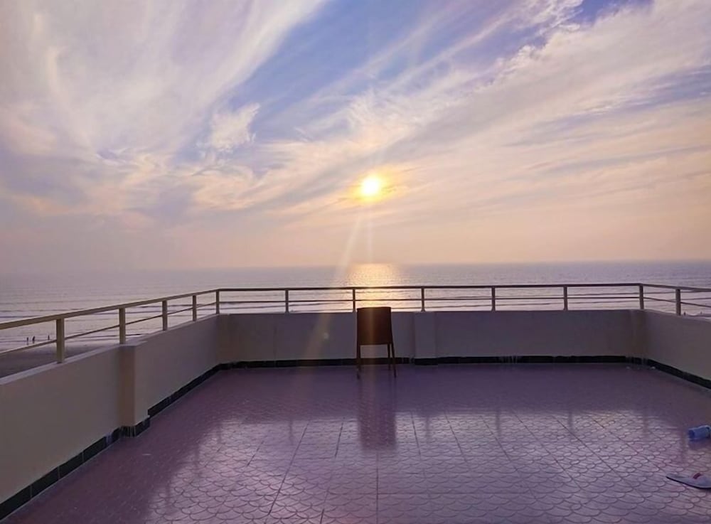 Фото Sunset Bay Hotel