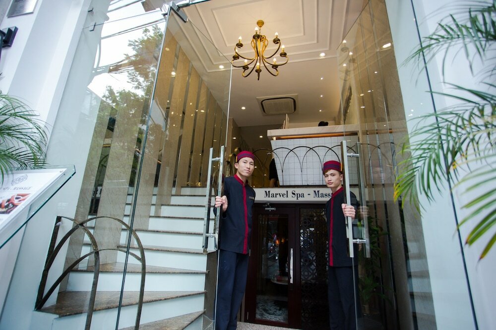 Фото Ambassador Hanoi Hotel & Travel