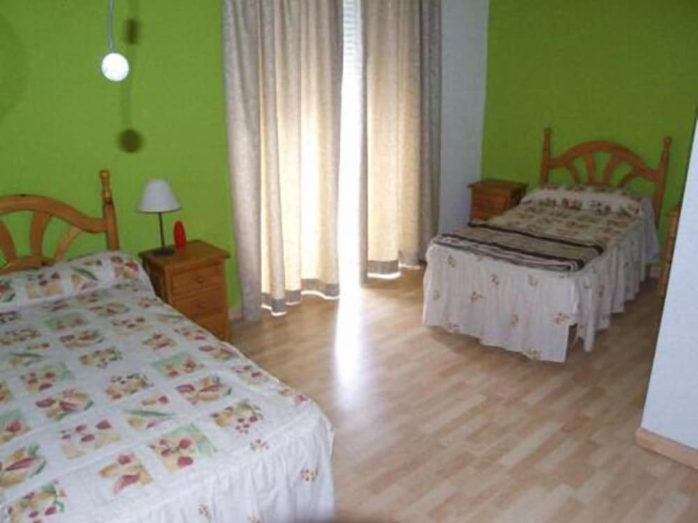 Фото Hostal Plaza del Pilar