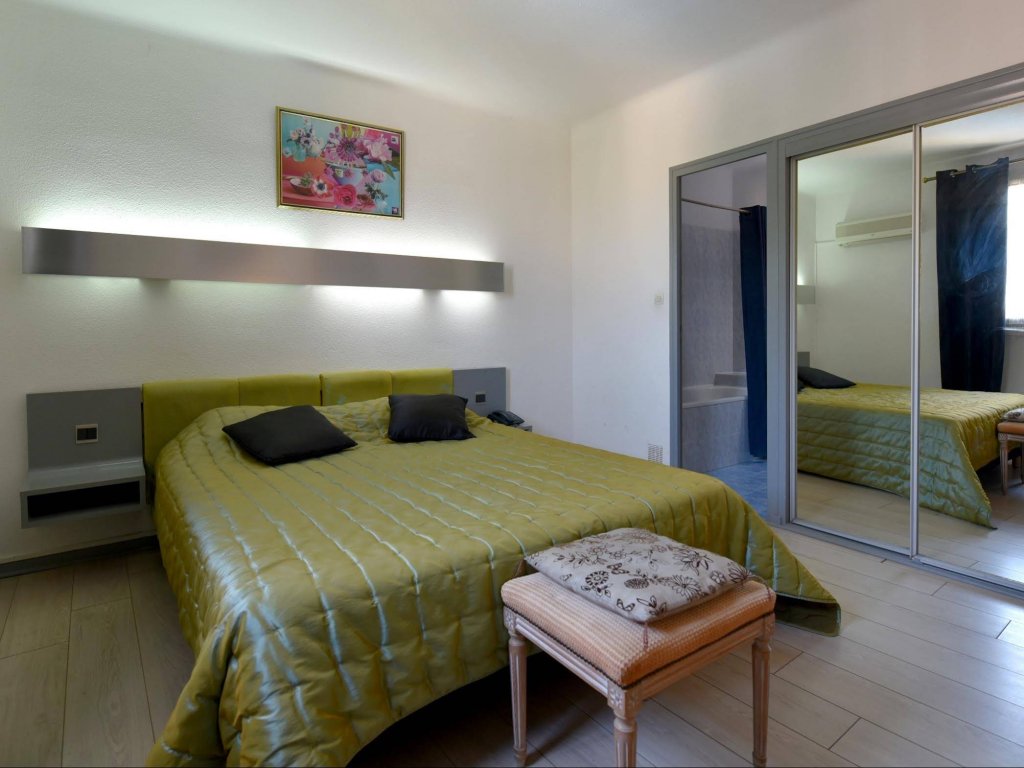 Фото La Bastide d'Entraigues