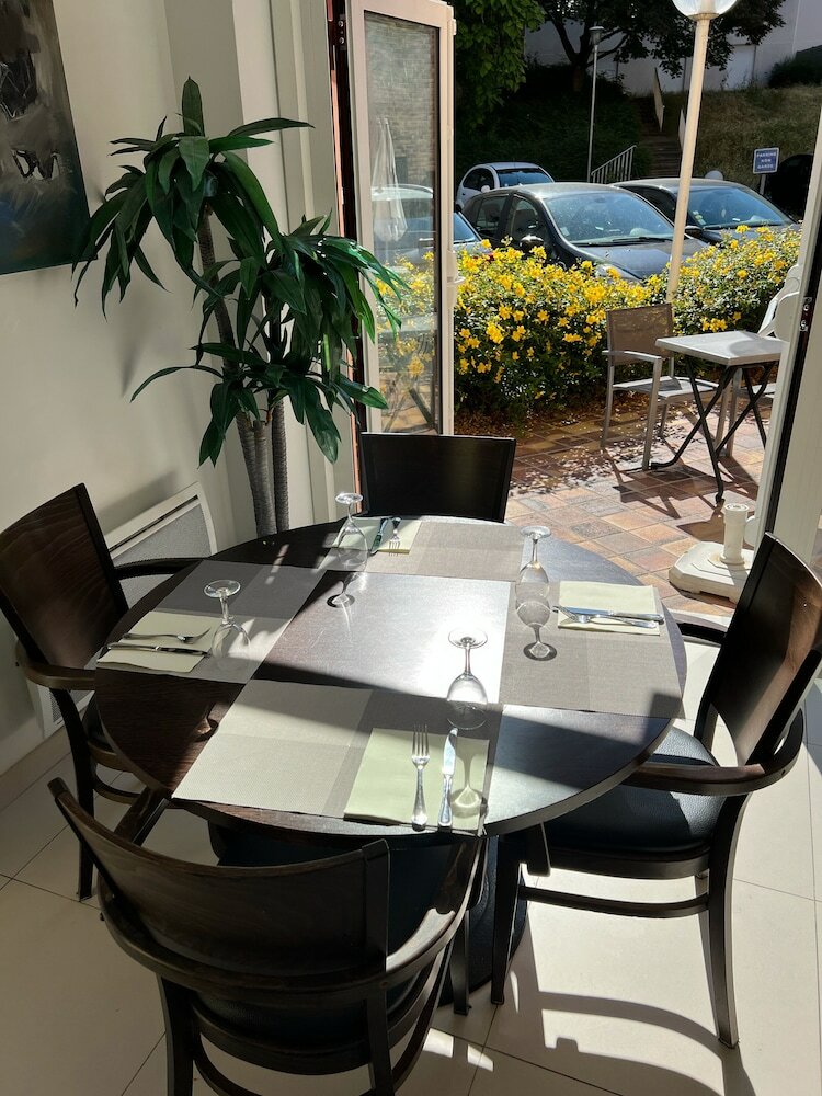 Фото Hôtel des Arcades Cachan