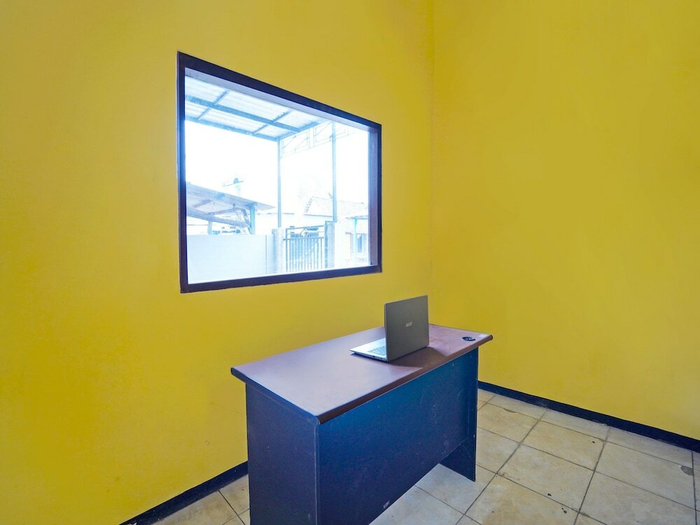 Фото Spot On 91869 Insan Mulia Kost Syariah