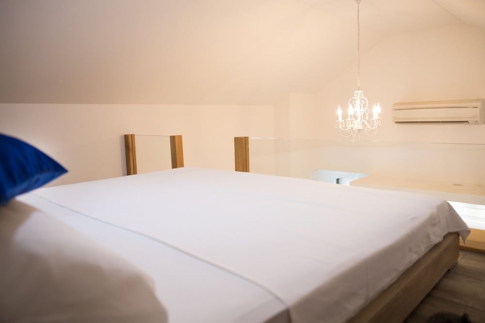 Фото Stipe - With Pool - H