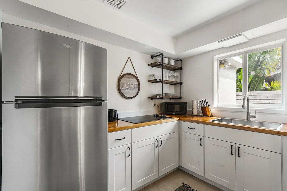 Фото Alani Bay Premium Condos