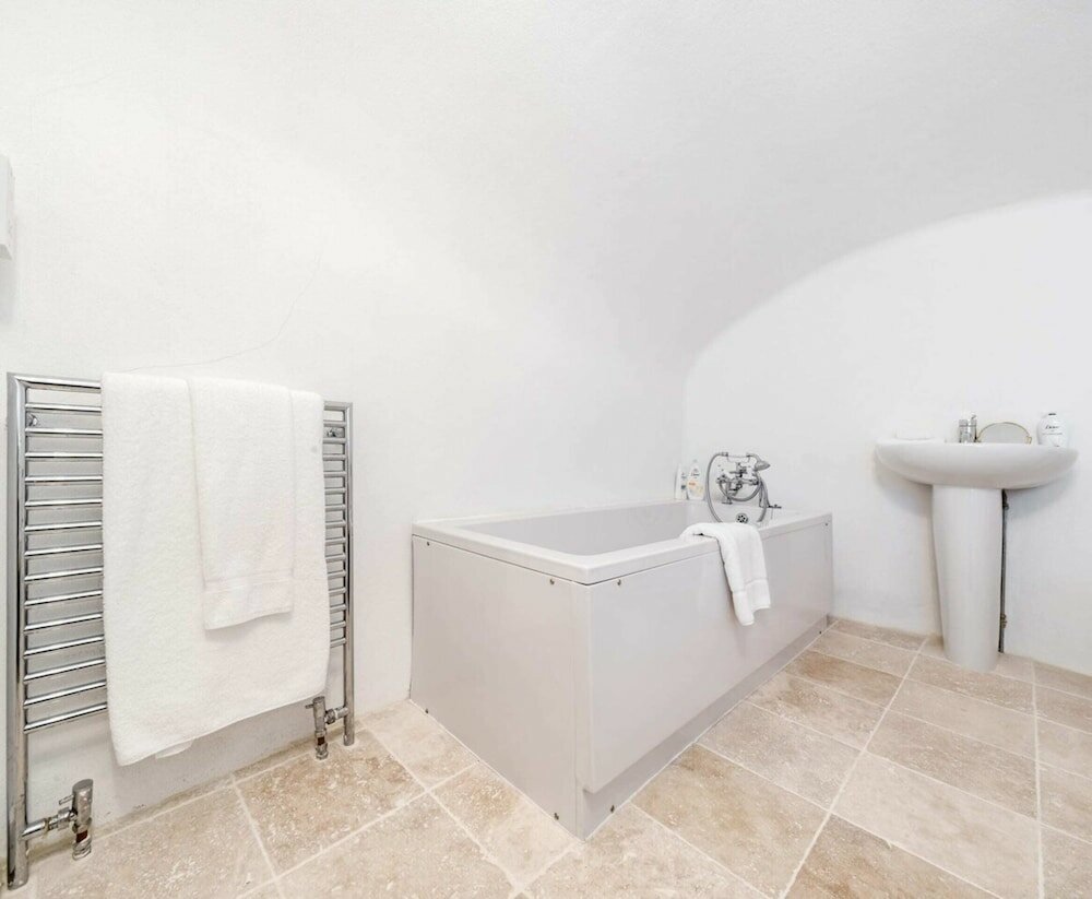 Фото 2 Bed 2 Bath Garden Flat in Victoria Pimlico