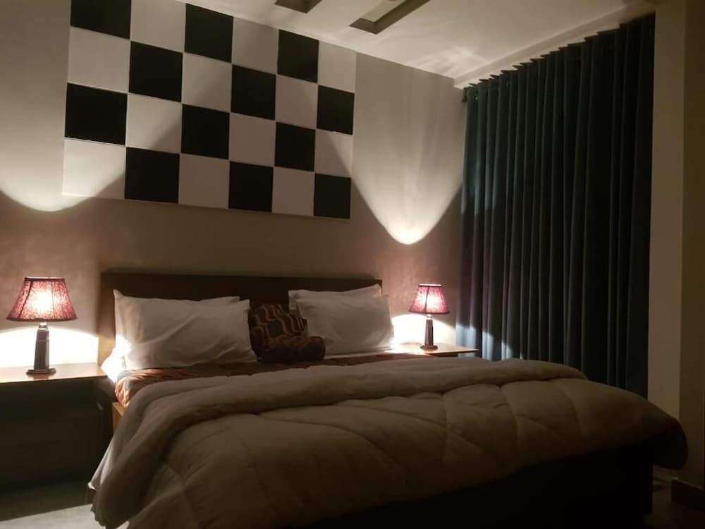 Фото Hotel Holiday