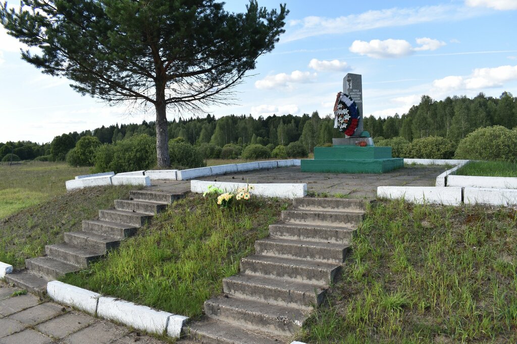 Monument, memorial Военным медикам сортировочно-эвакуационного госпиталя № 290, Smolensk Oblast, photo