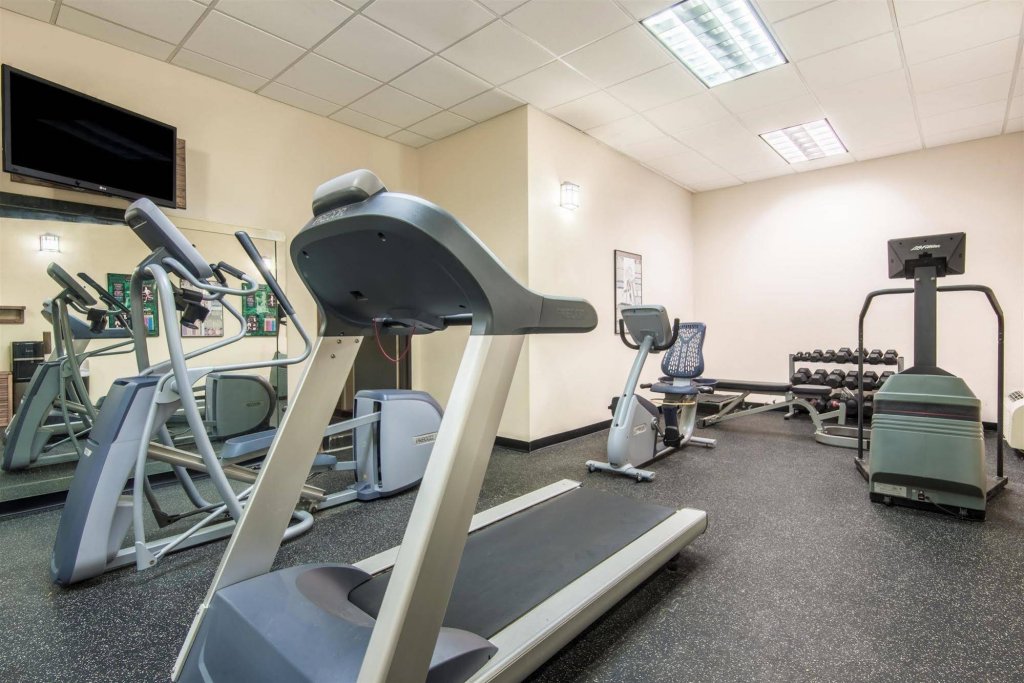 Фото Days Inn by Wyndham Altus