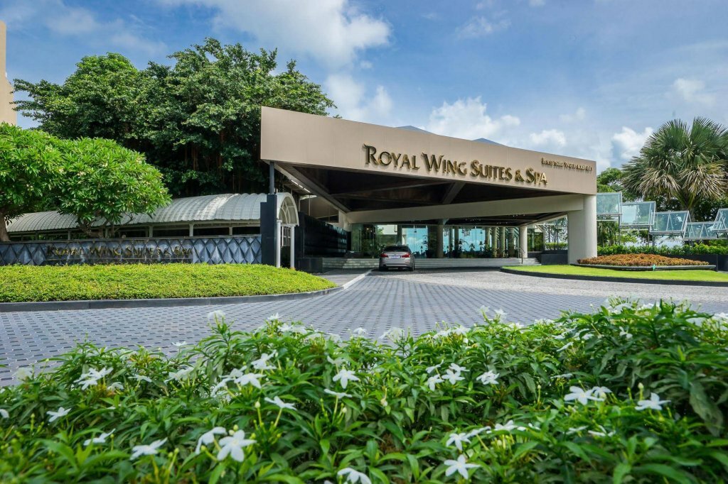 Фото Royal Wing Suites & SPA