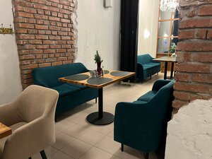 Vika (ulitsa Maksima Gorkogo, 30), cafe