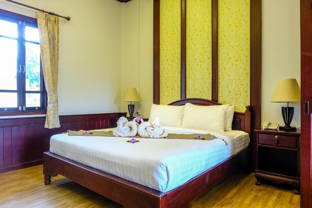 Фото Bhu Tarn Koh Chang Resort and SPA