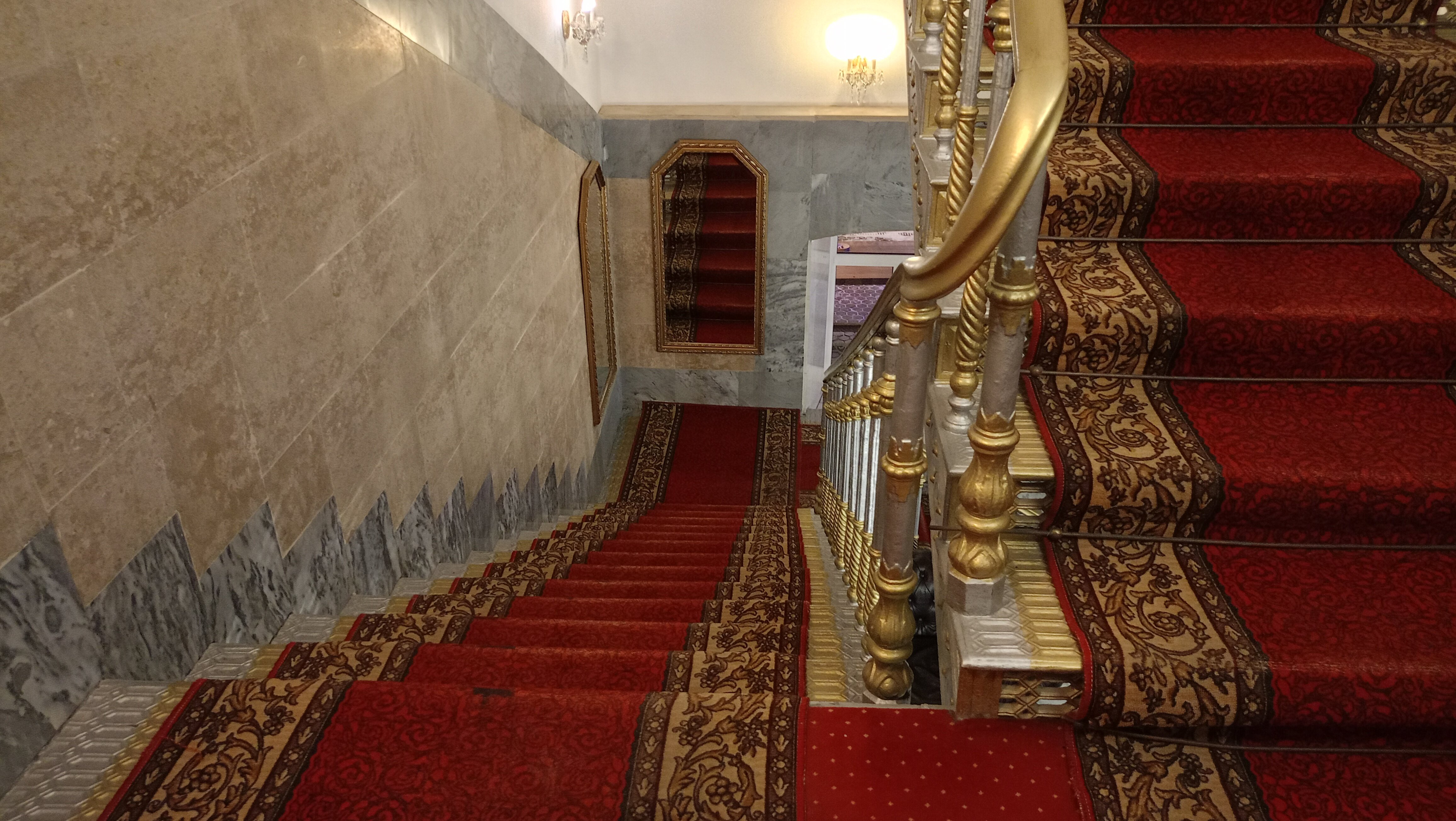 Фото Ист Вест