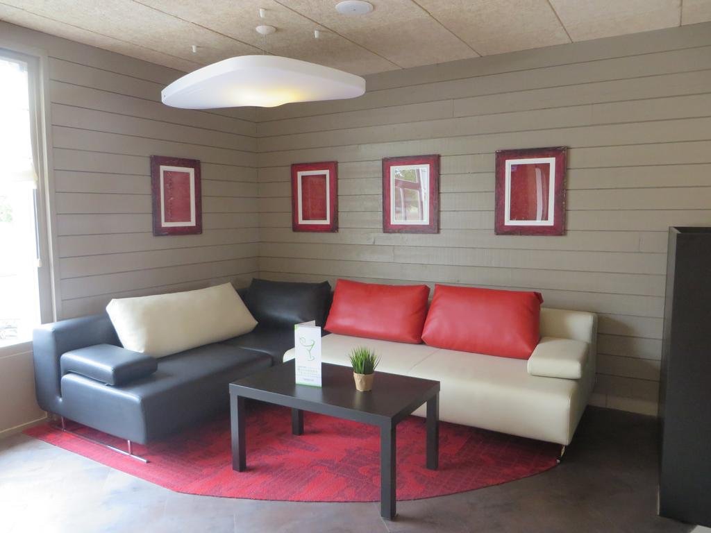 Фото Hôtel Campanile Reims Ouest - Tinqueux