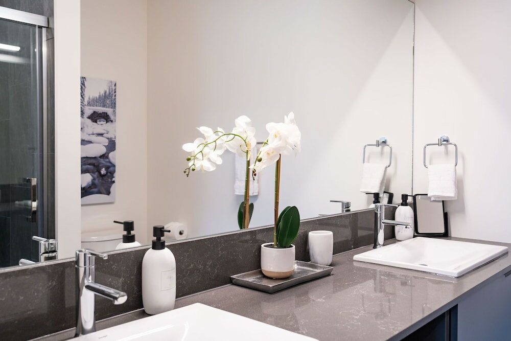 Фото Revylation by Revelstoke Vacations