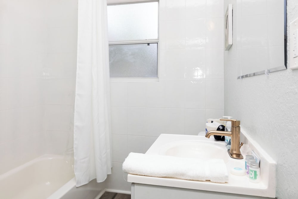 Фото Midtown Sea Esta № 1