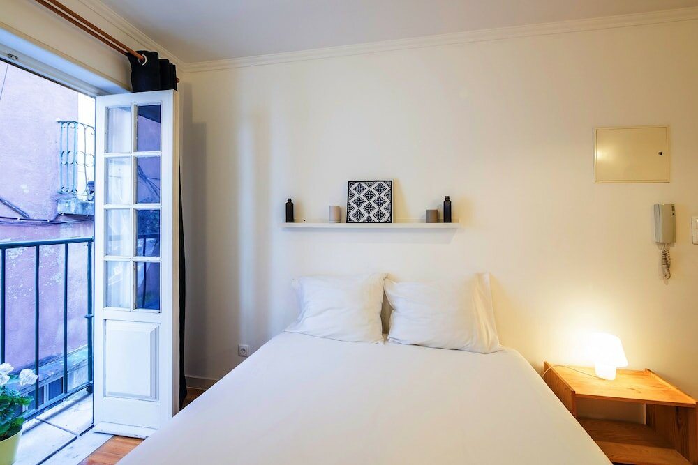 Фото Nomad's Alfama Flats - Typical Street