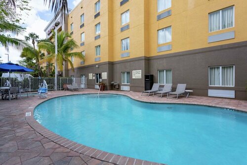 Гостиница Hampton Inn & Suites Ft. Pierce