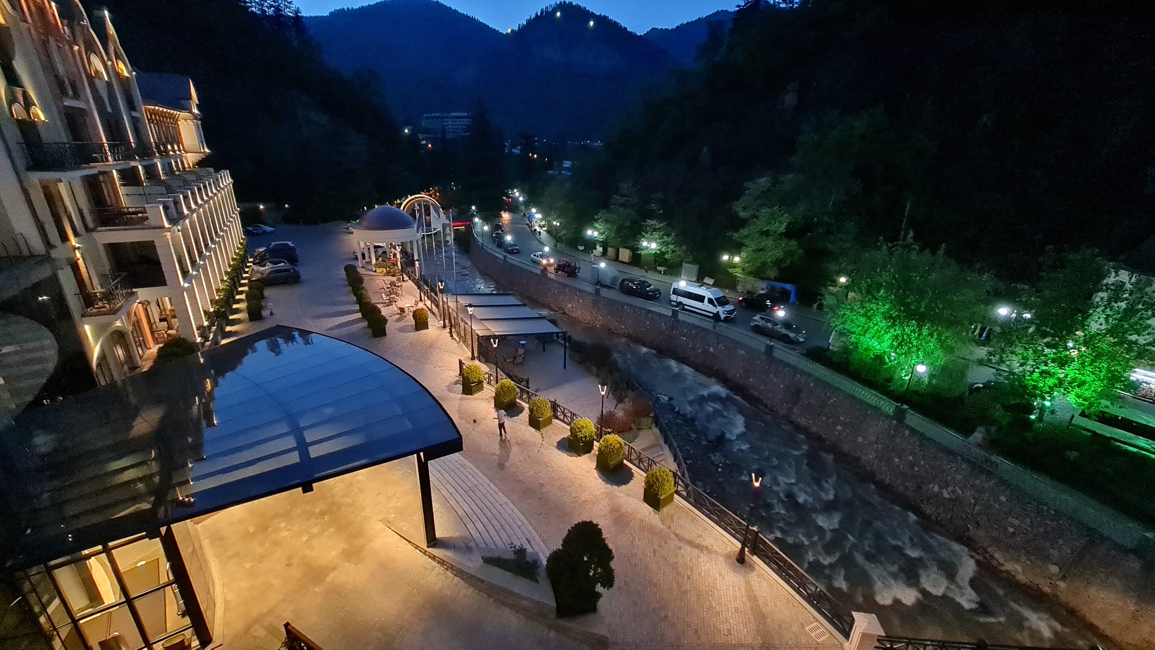 Фото Crowne Plaza Borjomi 