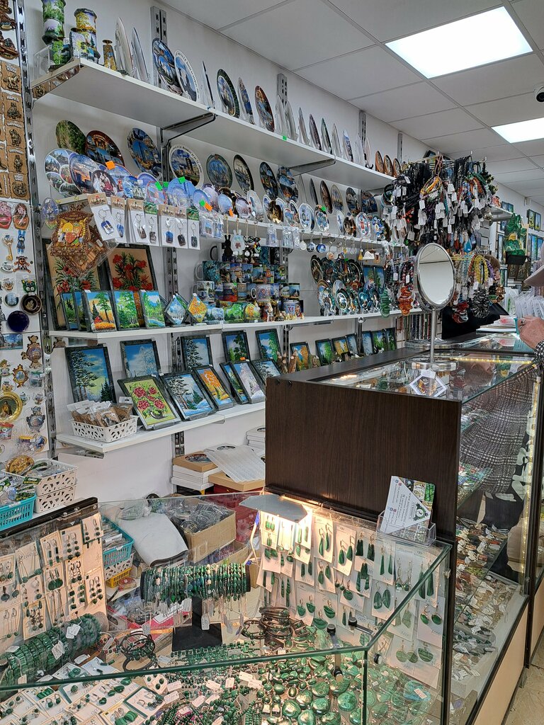 Hədiyyə və suvenir mağazası Yekaterinburgsky Suvenir, Yekaterinburq, foto