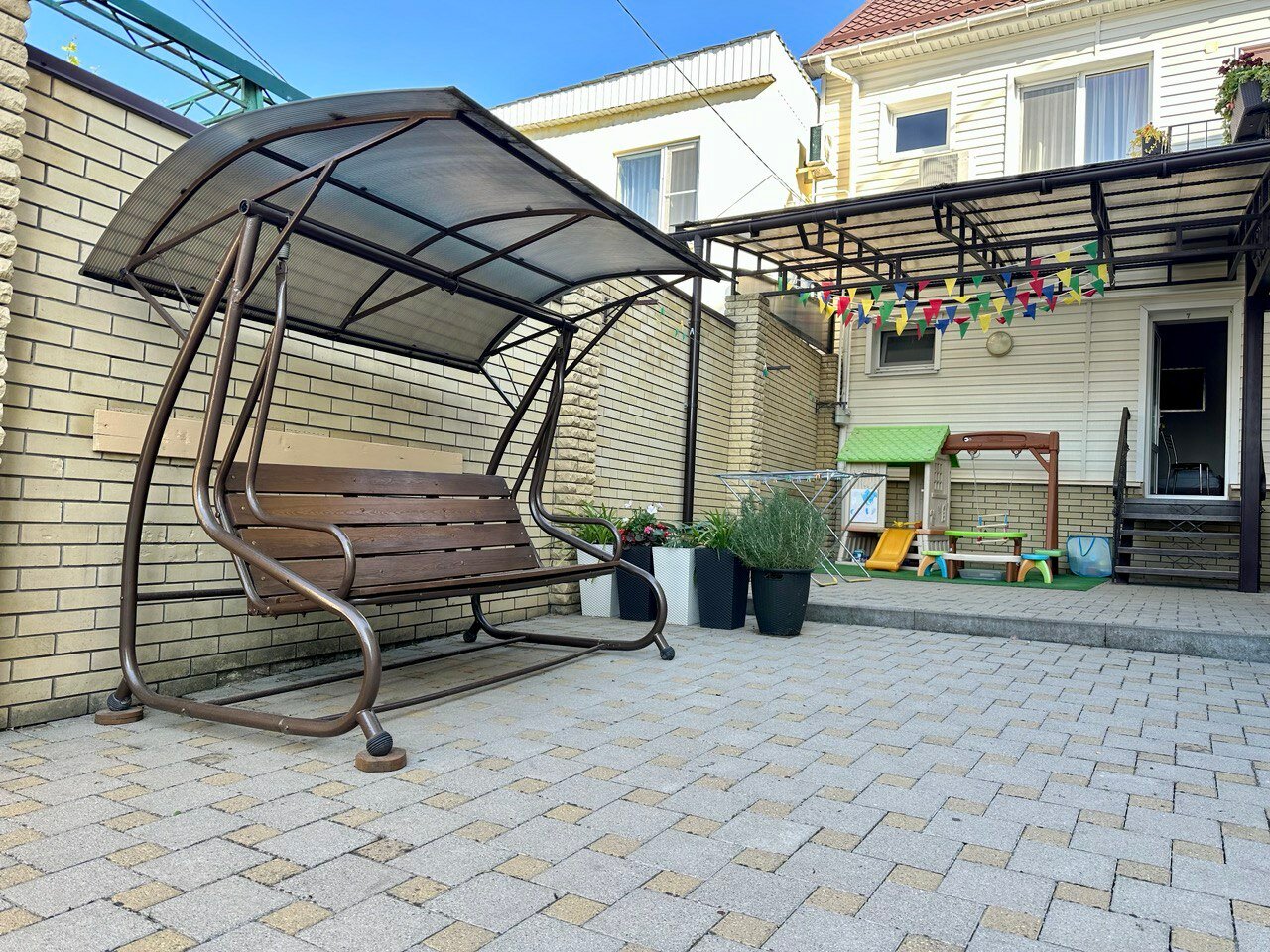 Фото отеля 2