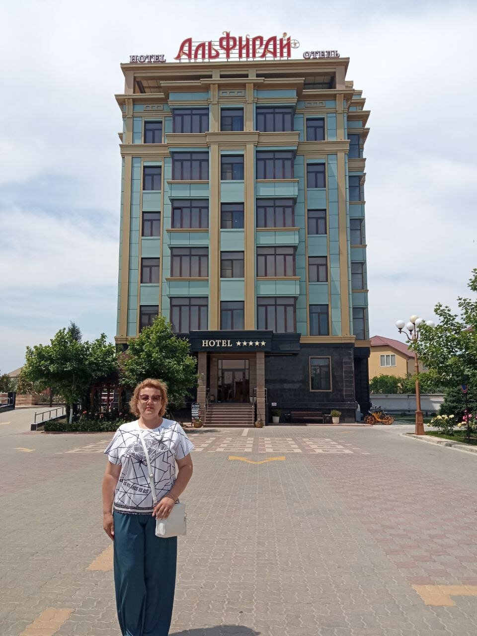 Фото: Аль-Фирай, банкетный зал, ул. Гаджимагомедова, 10, Махачкала - Яндекс Карт