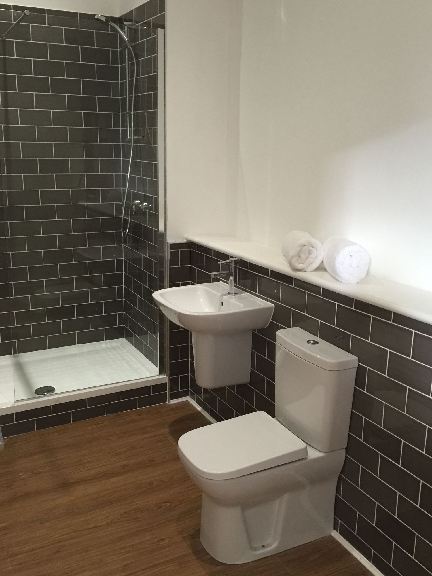 Фото Edinburgh Castle Apartments and Suites