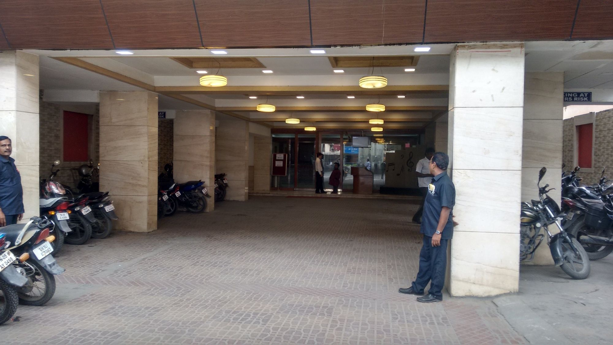 Фото Maple Tree Hotels