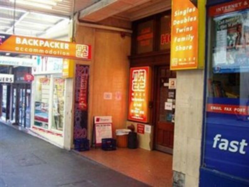 Фото Maze Backpackers