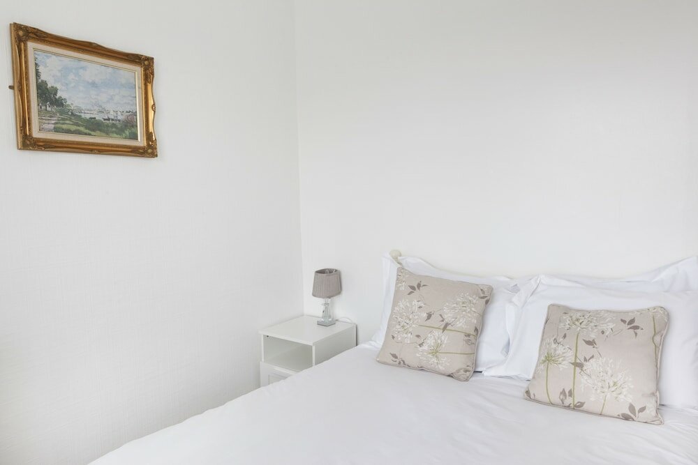 Фото Corner House Hotel