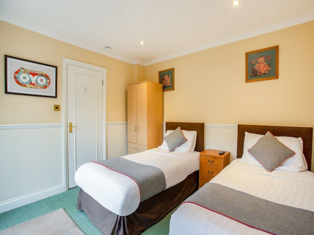 Фото Flexistay Ambers Gatwick Aparthotel