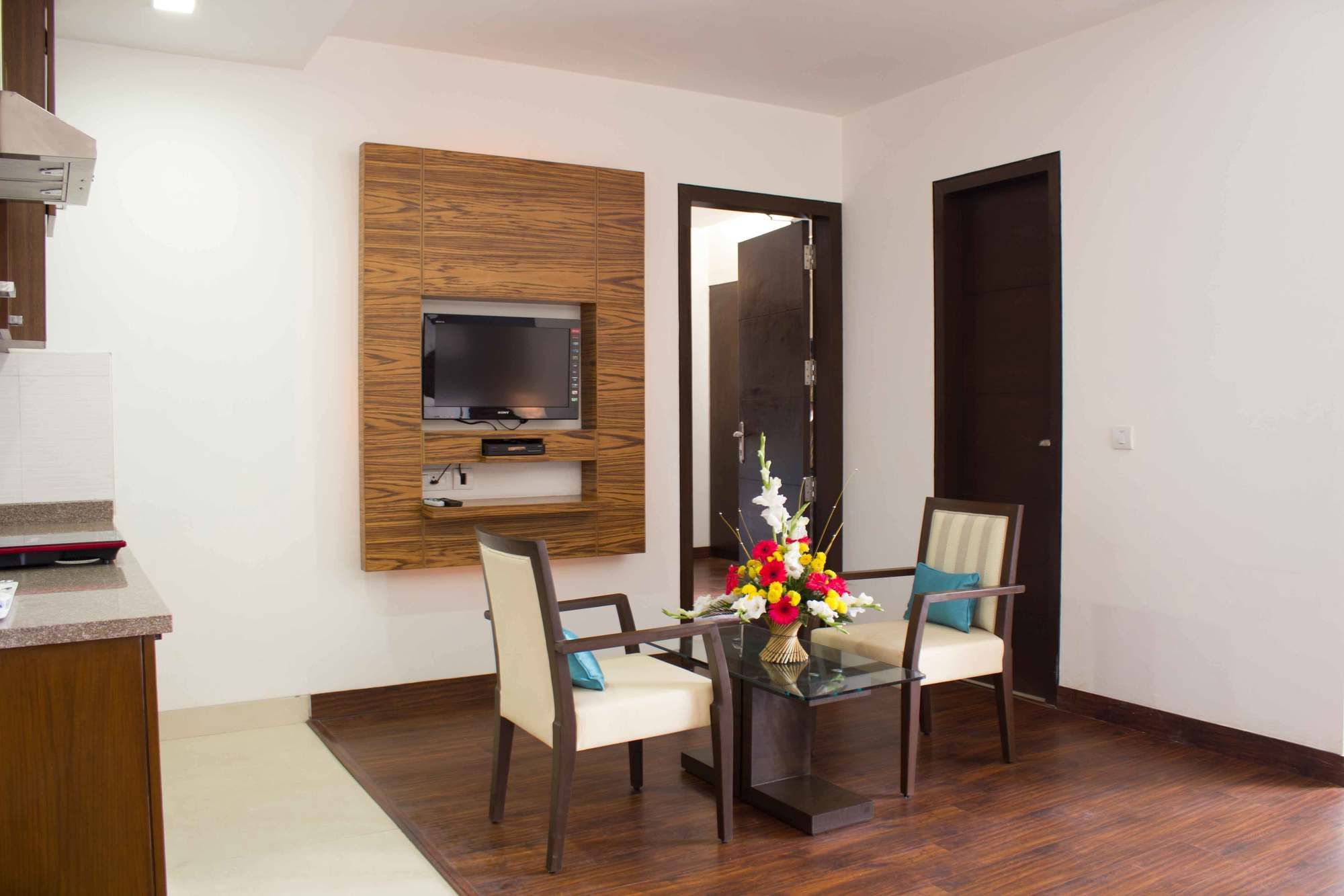 Фото Stately Suites MG Road
