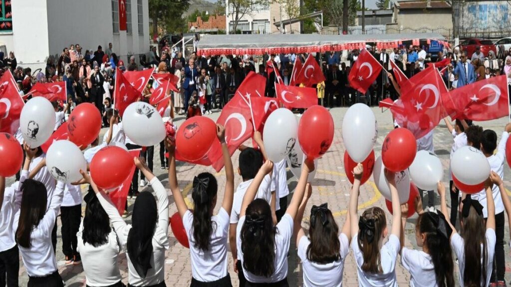 Primary school Martyr Yunus Emre Ucar Primary School, Sarayonu, photo
