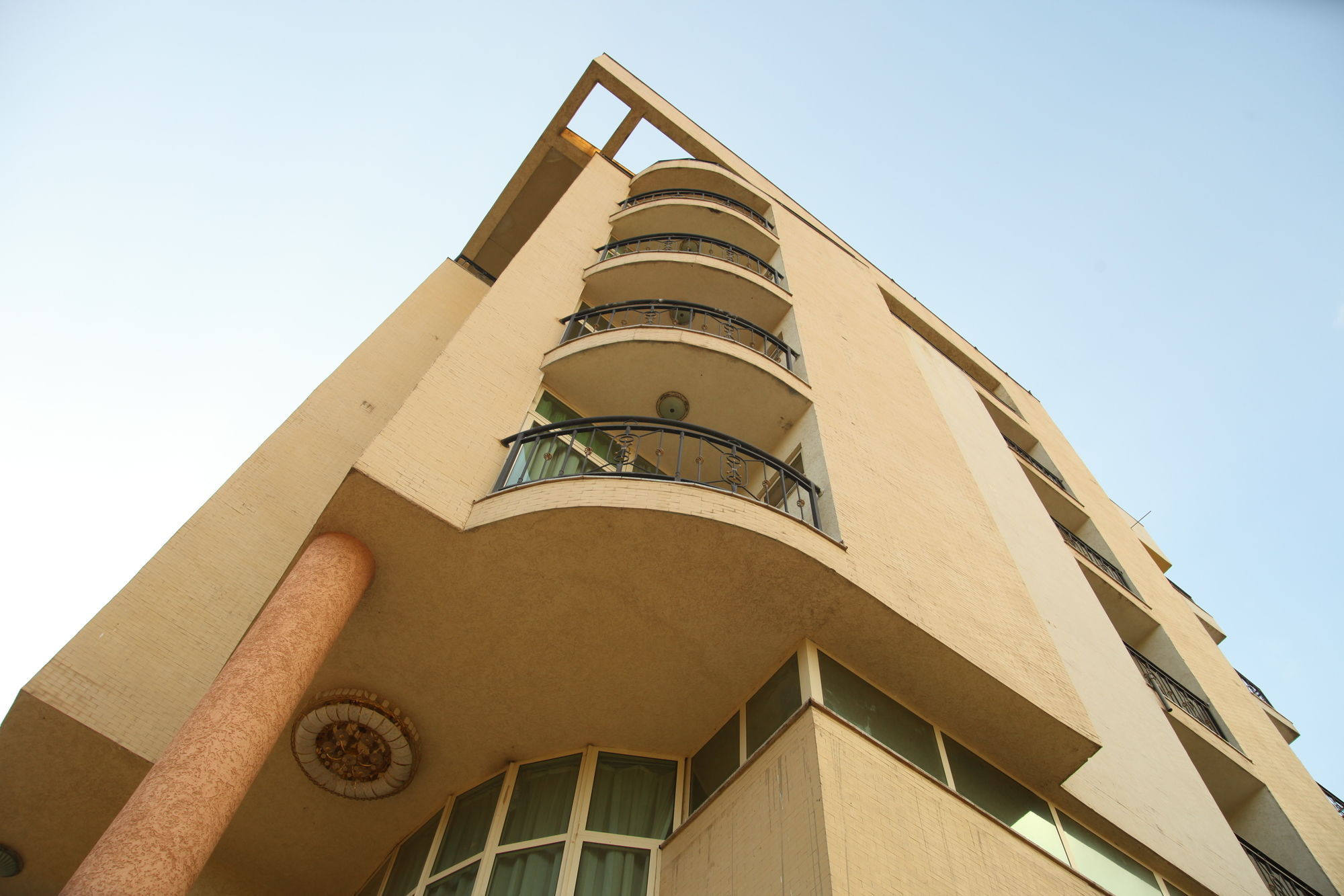 Фото Blue Birds International Hotel