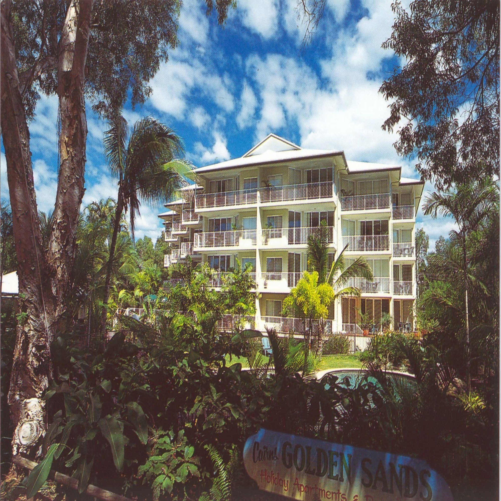 Фото Golden Sands Beachfront Apartment Resort