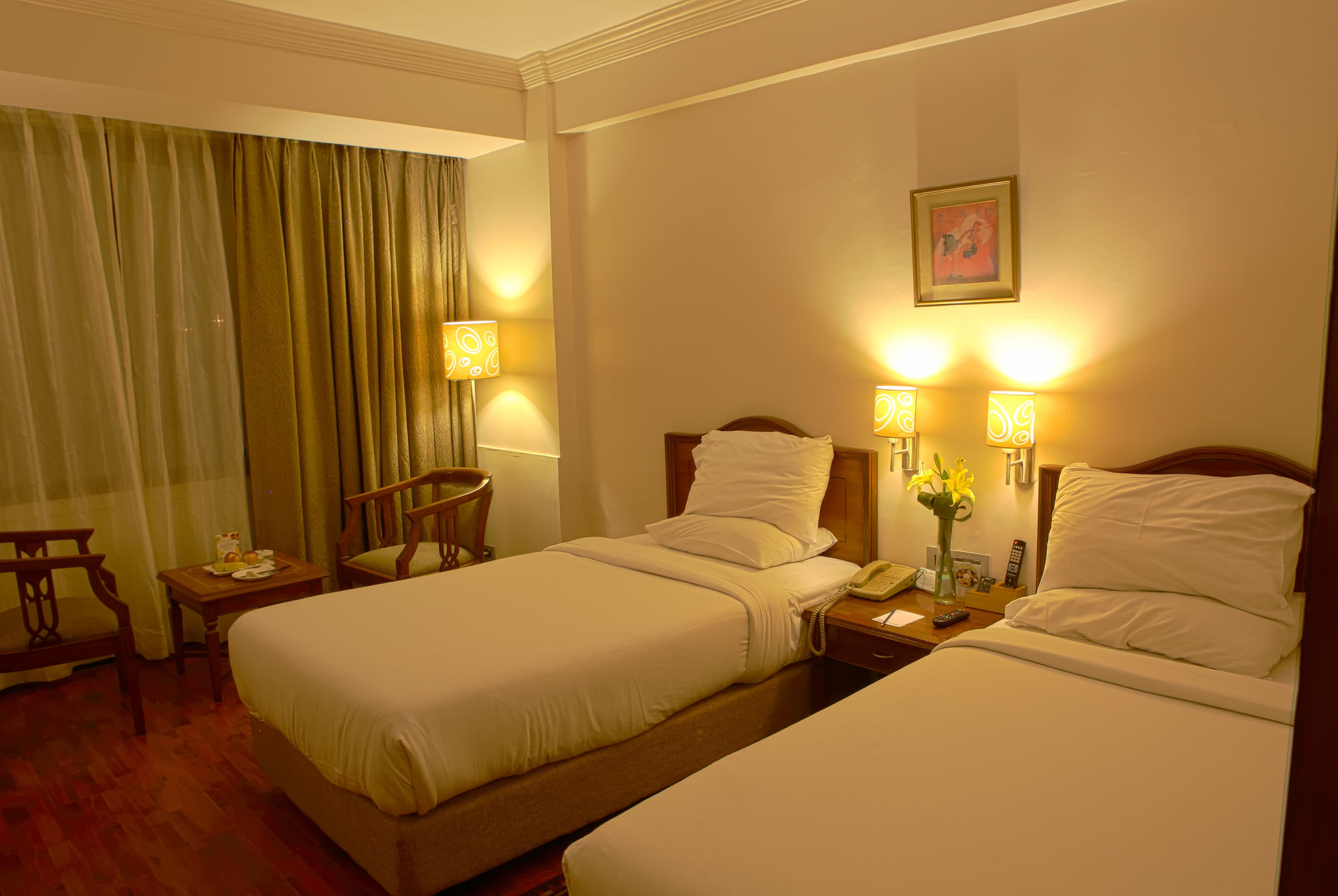 Фото Gemini Continental Lucknow