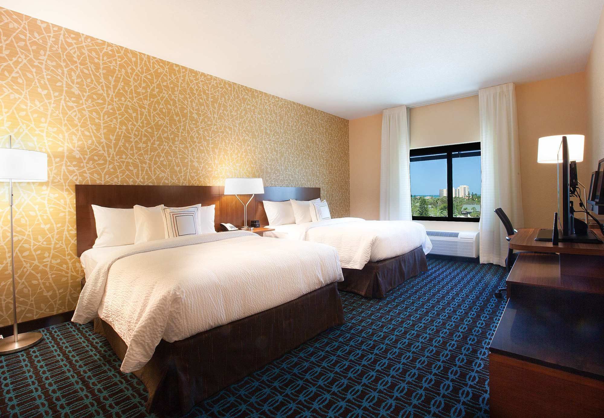 Фото Fairfield Inn & Suites by Marriott Clearwater Beach